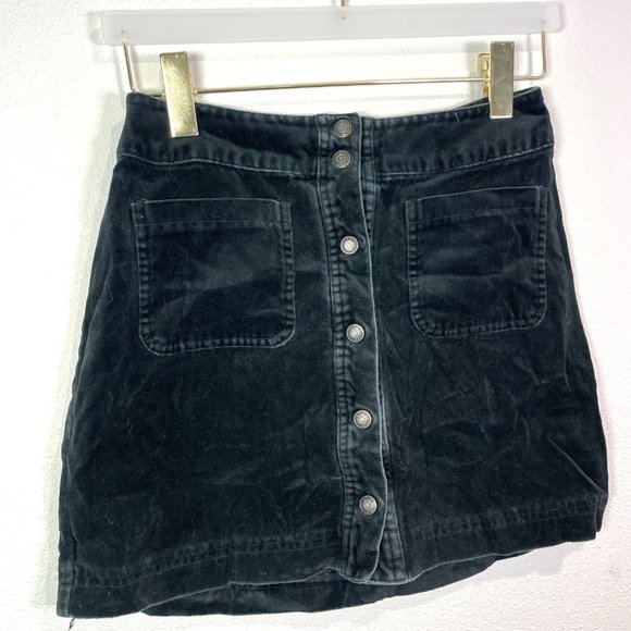 Vintage GAP Black Velvet Button-Front Mini Skirt - Women's 6 - Chic and Timeless - Picture 4 of 4